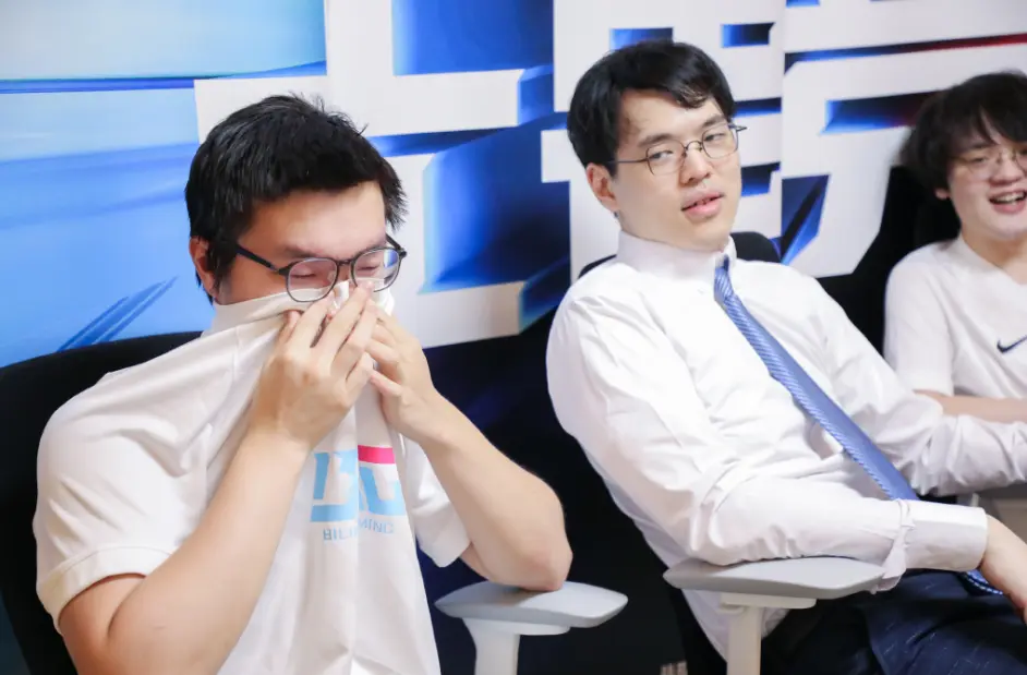 广州队赛后防线松动Uzi爆冷击败澳大利亚队，这操作让人直呼：布鲁克林篮网战术微调备战葡超的简单介绍